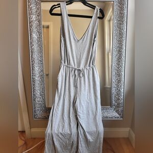 Banana Republic Grey Comfy‎ Drawstring Cropped Wide Leg Jumper.